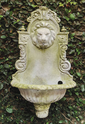 English Lion Wall Fountain