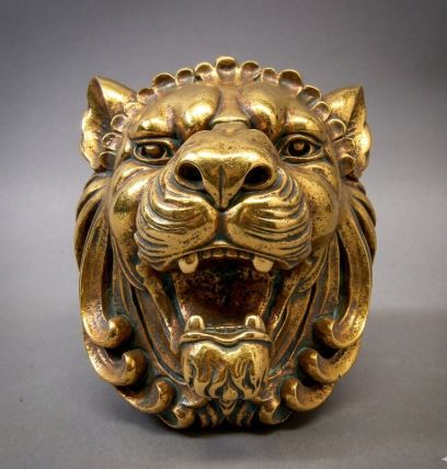 Castle Lion Head Gold